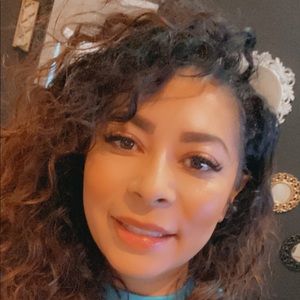 Meet your Posher, Myda